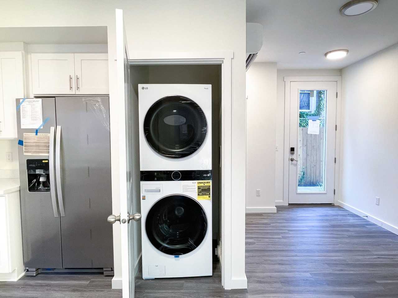 Iris Apts 6B3.5B is Now Leasing! - Photo 3 of 12