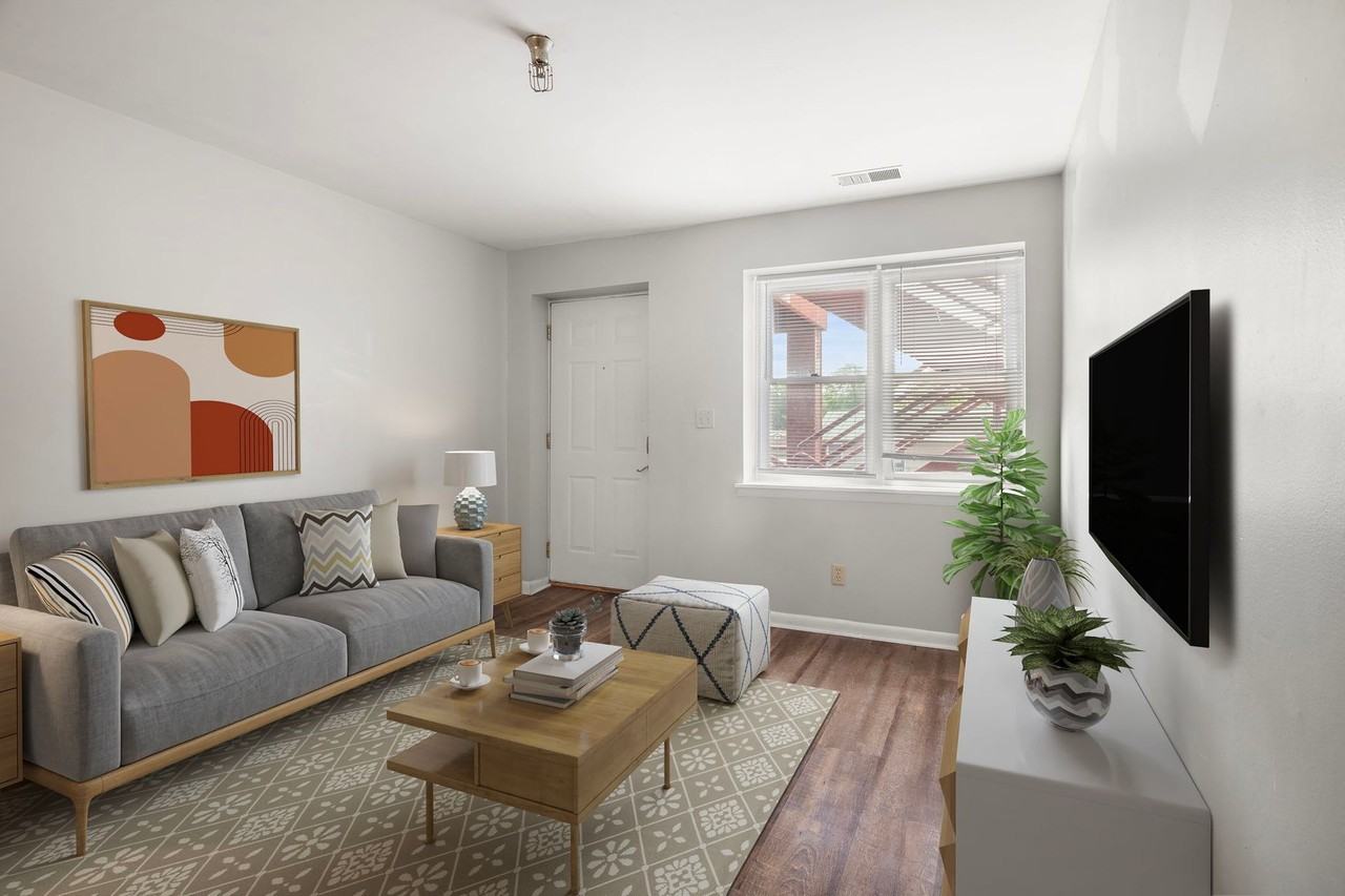 1501 West University Avenue - Photo 2 of 14