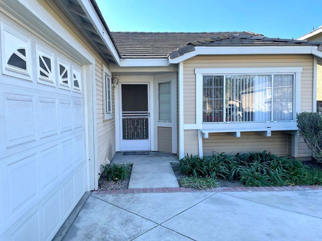 824 Arbor Circle - Photo 2 of 30