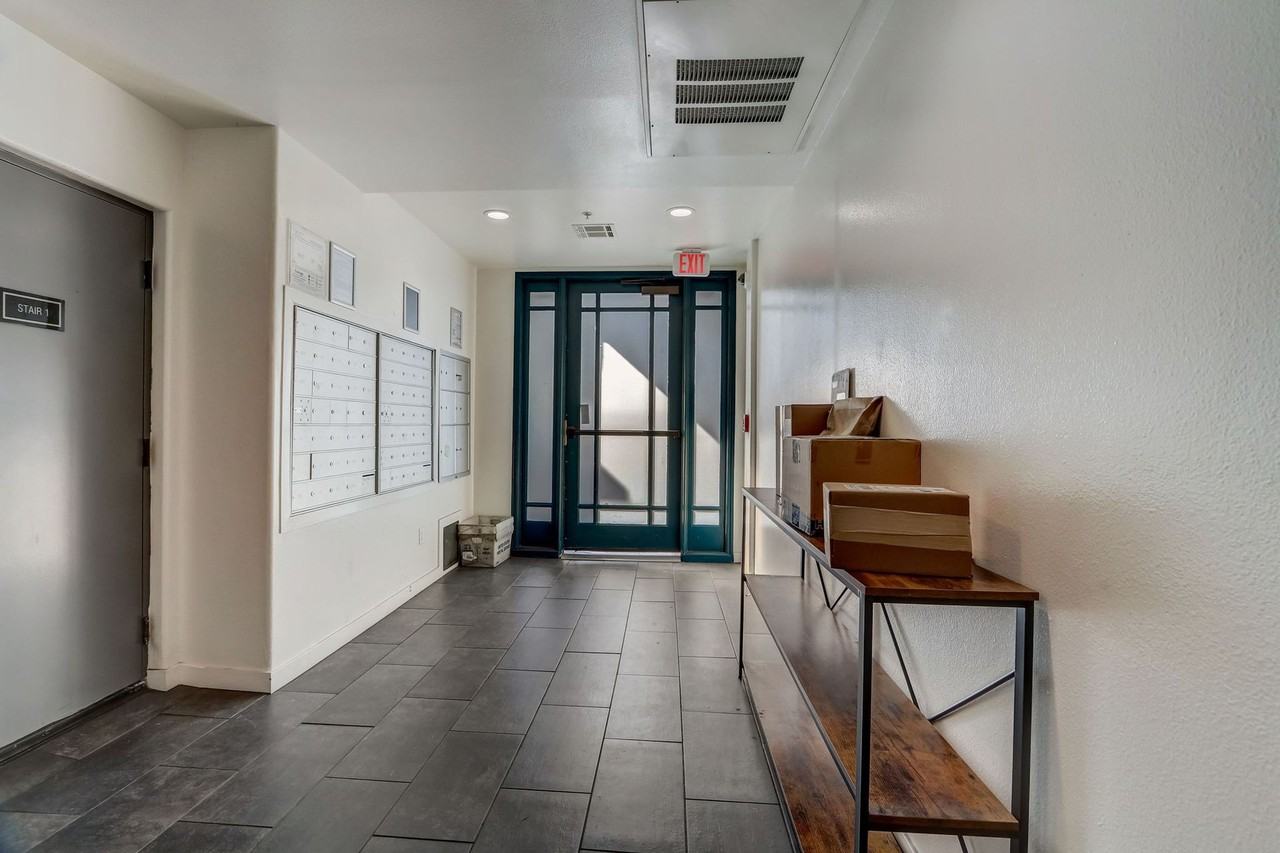 2820 Sawtelle Blvd - Photo 6 of 37