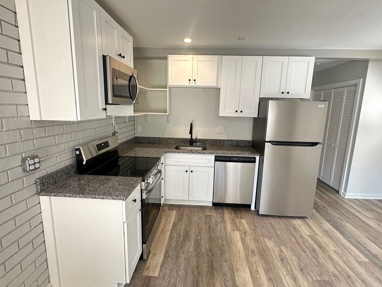 Carousel Village Apartments - Photo 3 of 30