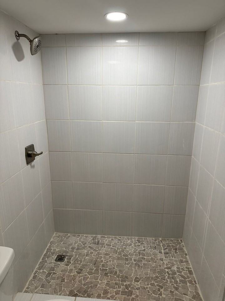 Carousel Village Apartments - Photo 5 of 30