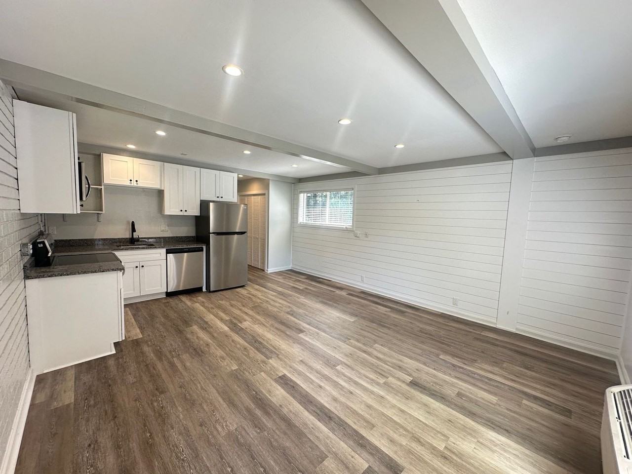 Carousel Village Apartments - Photo 6 of 30