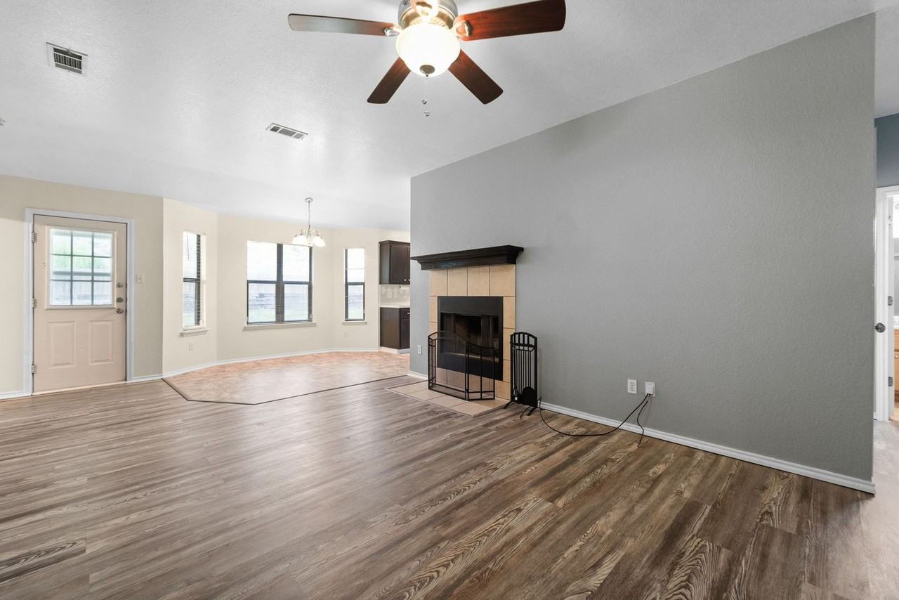 1908 Cline Dr - Photo 5 of 16