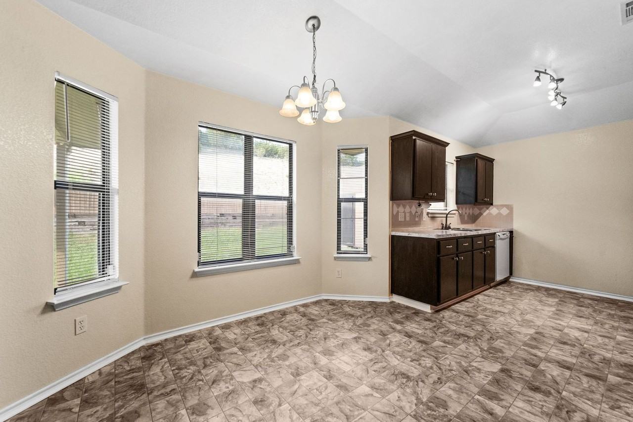 1908 Cline Dr - Photo 6 of 16