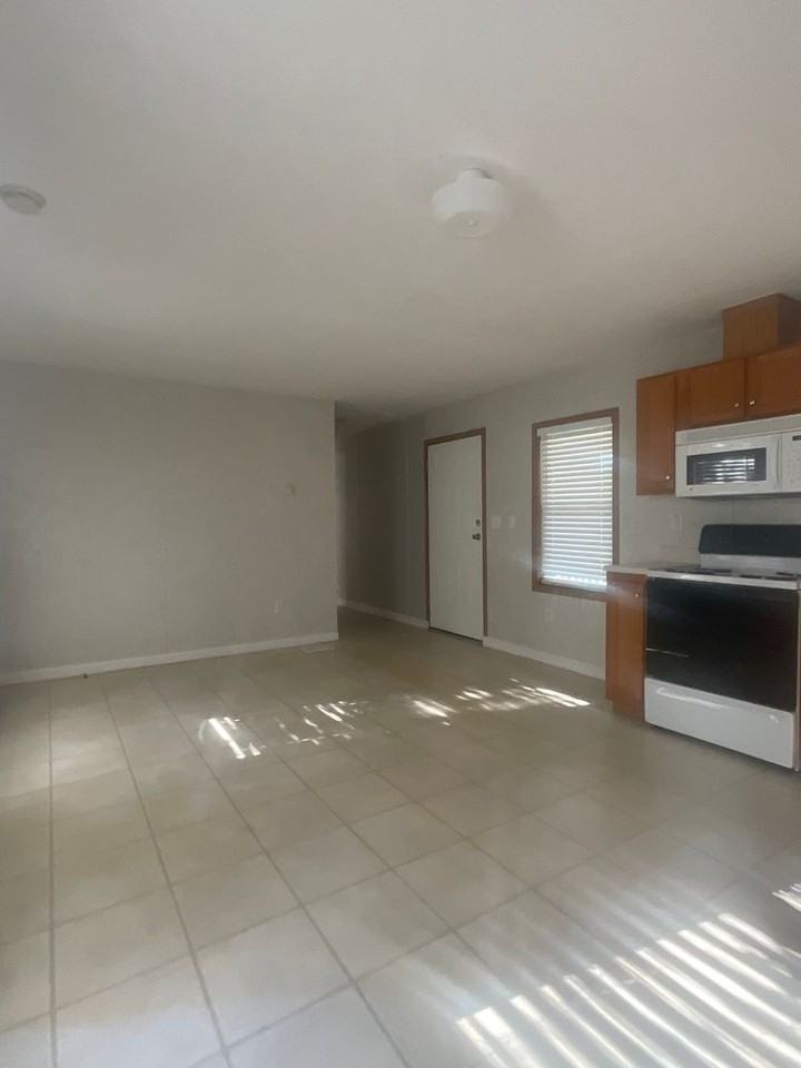127 Lonesome Hill Rd - Photo 4 of 14