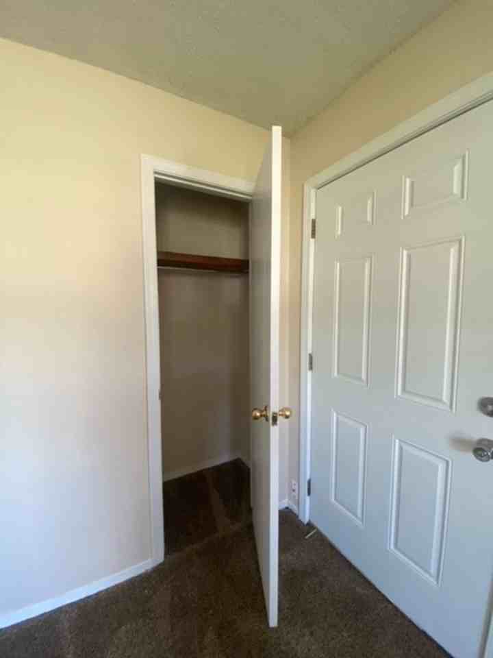 1437 N Wabash Ave - Photo 4 of 15