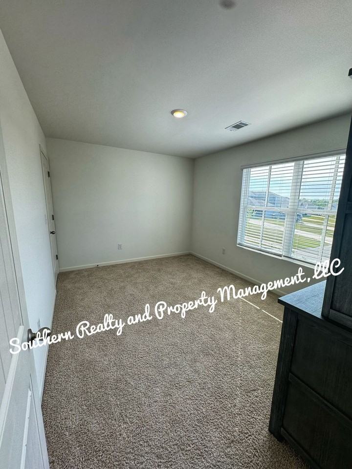 3264 Meriwether Dr - Photo 6 of 12