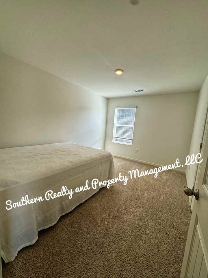 3264 Meriwether Dr - Photo 7 of 12