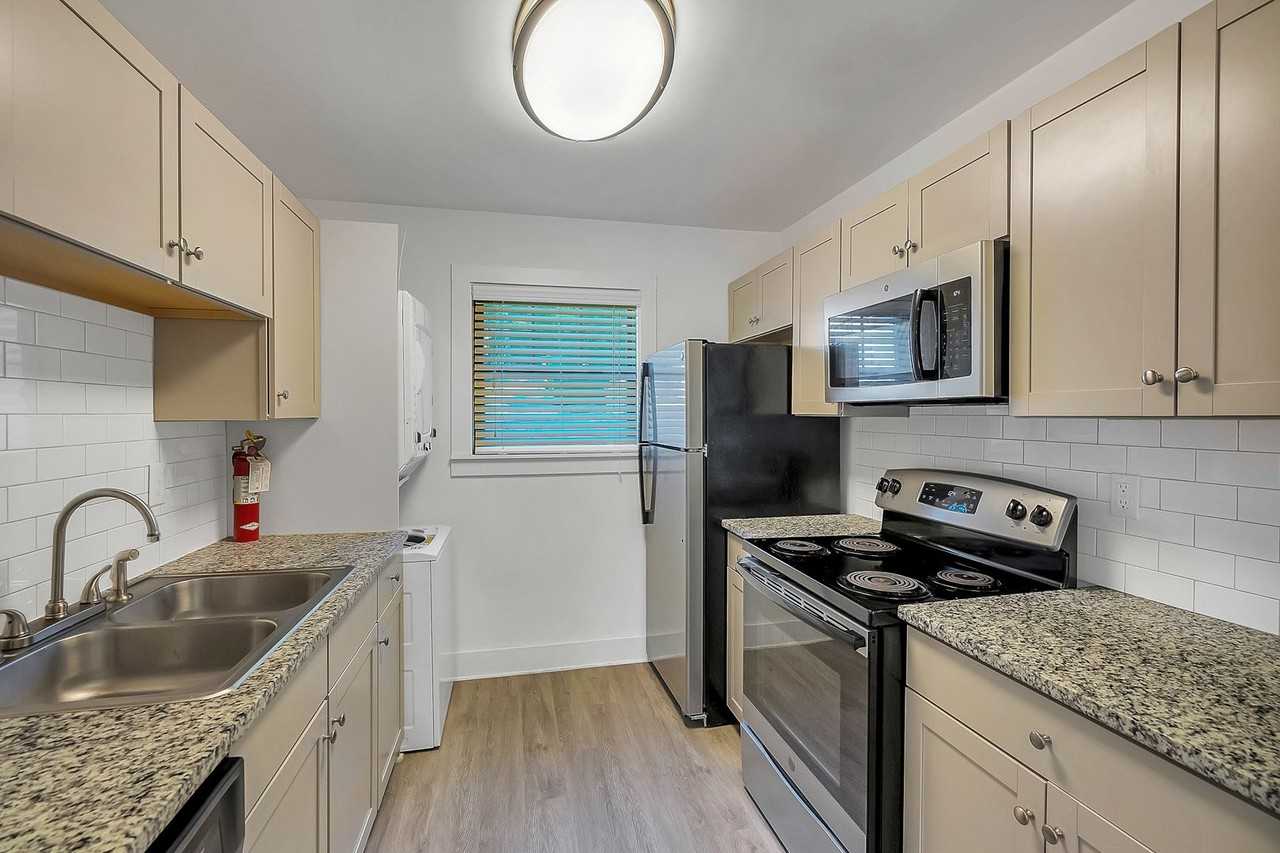 Greenview Apartments - Photo 2 of 18