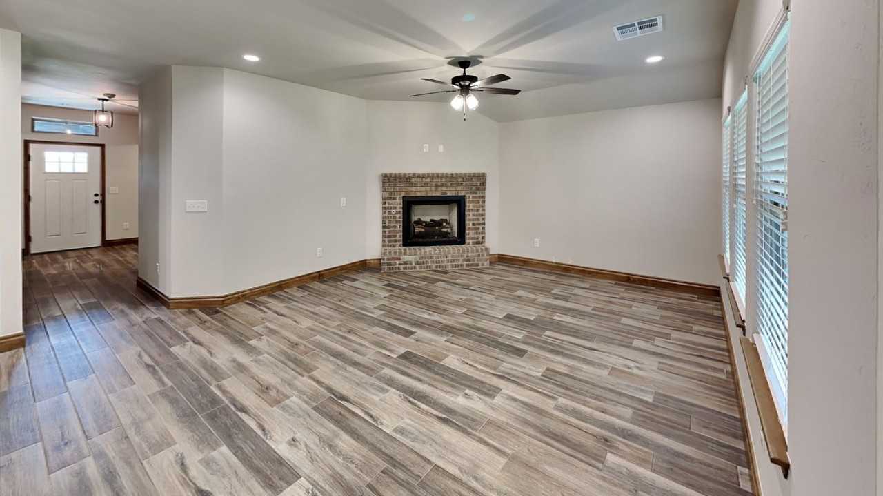 4220 Royal Garden Dr - Photo 5 of 25