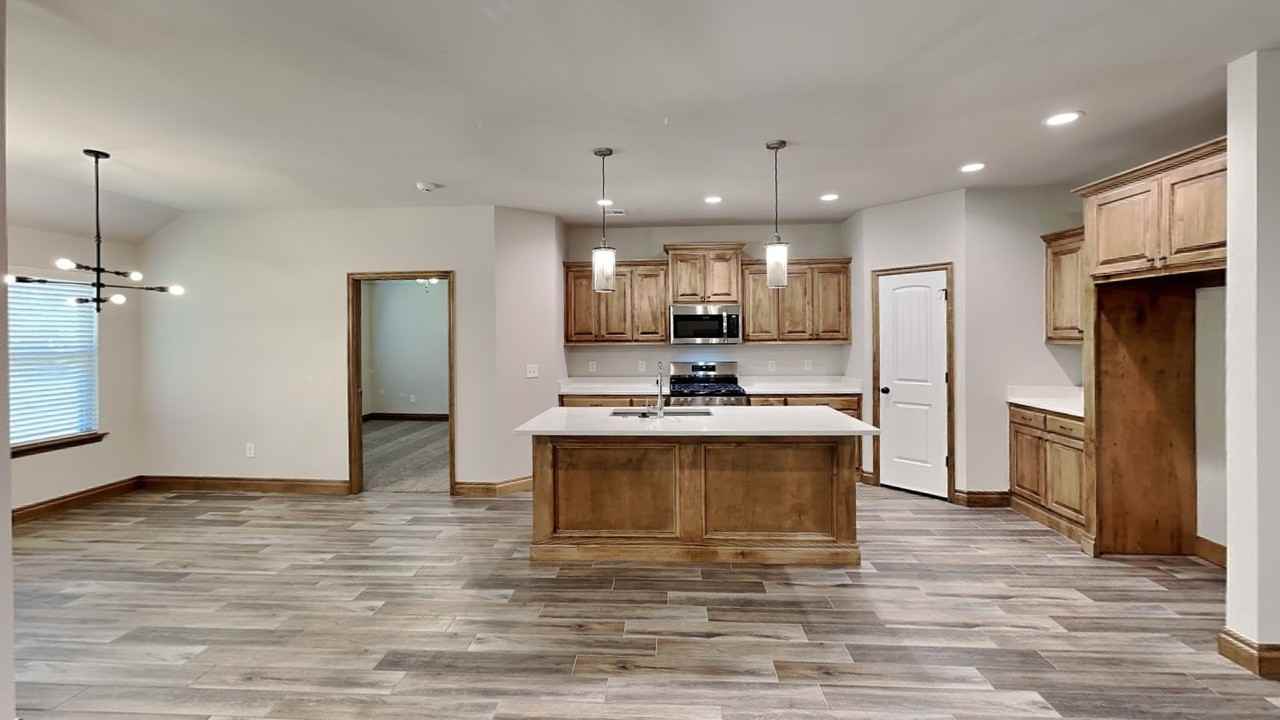 4220 Royal Garden Dr - Photo 6 of 25