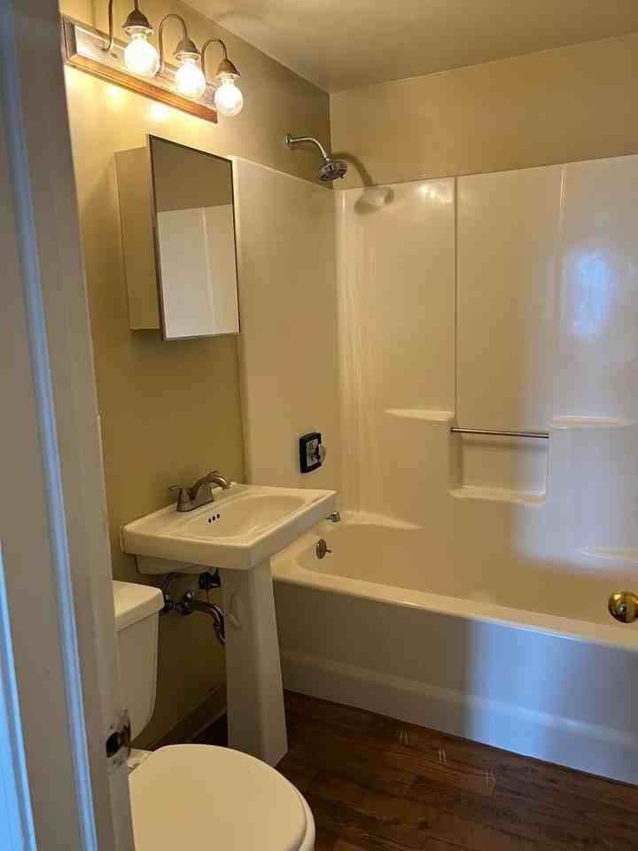 Kensington Tower Apartments - Photo 6 of 33