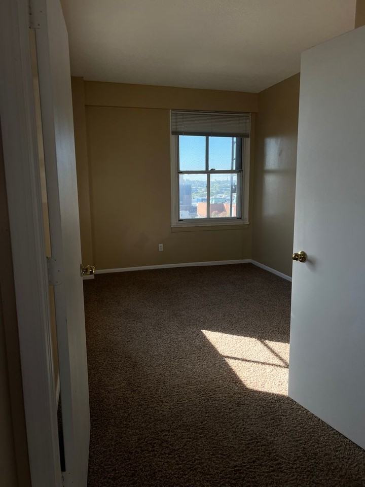 Kensington Tower Apartments - Photo 4 of 8