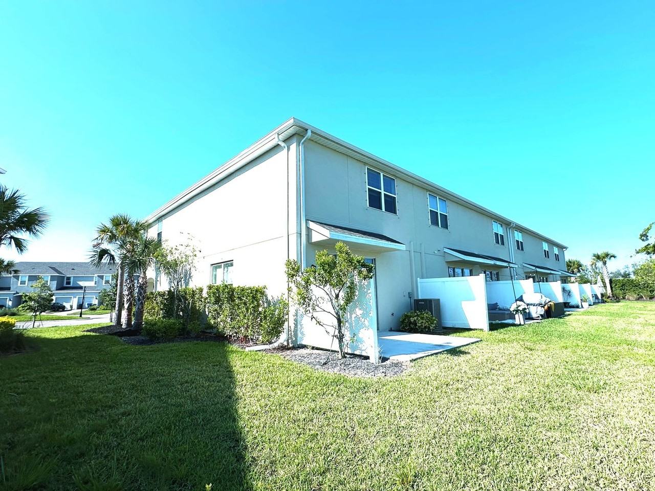 5770 Windy Bay Ter - Photo 4 of 38