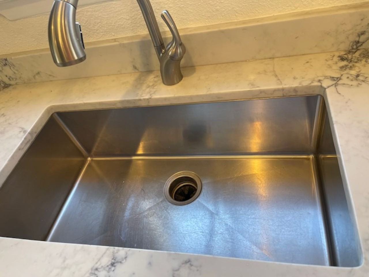 2735 Ardis Dr - Photo 5 of 19