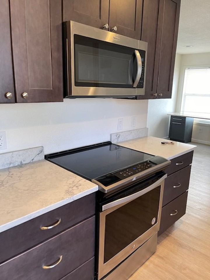 2735 Ardis Dr - Photo 6 of 19