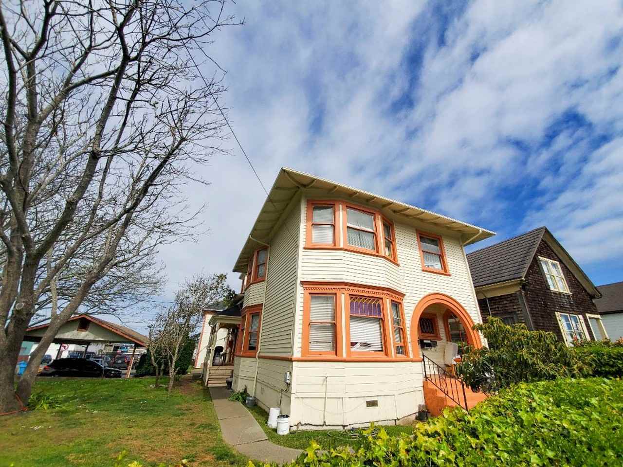 1213 6th - Photo 2 of 14