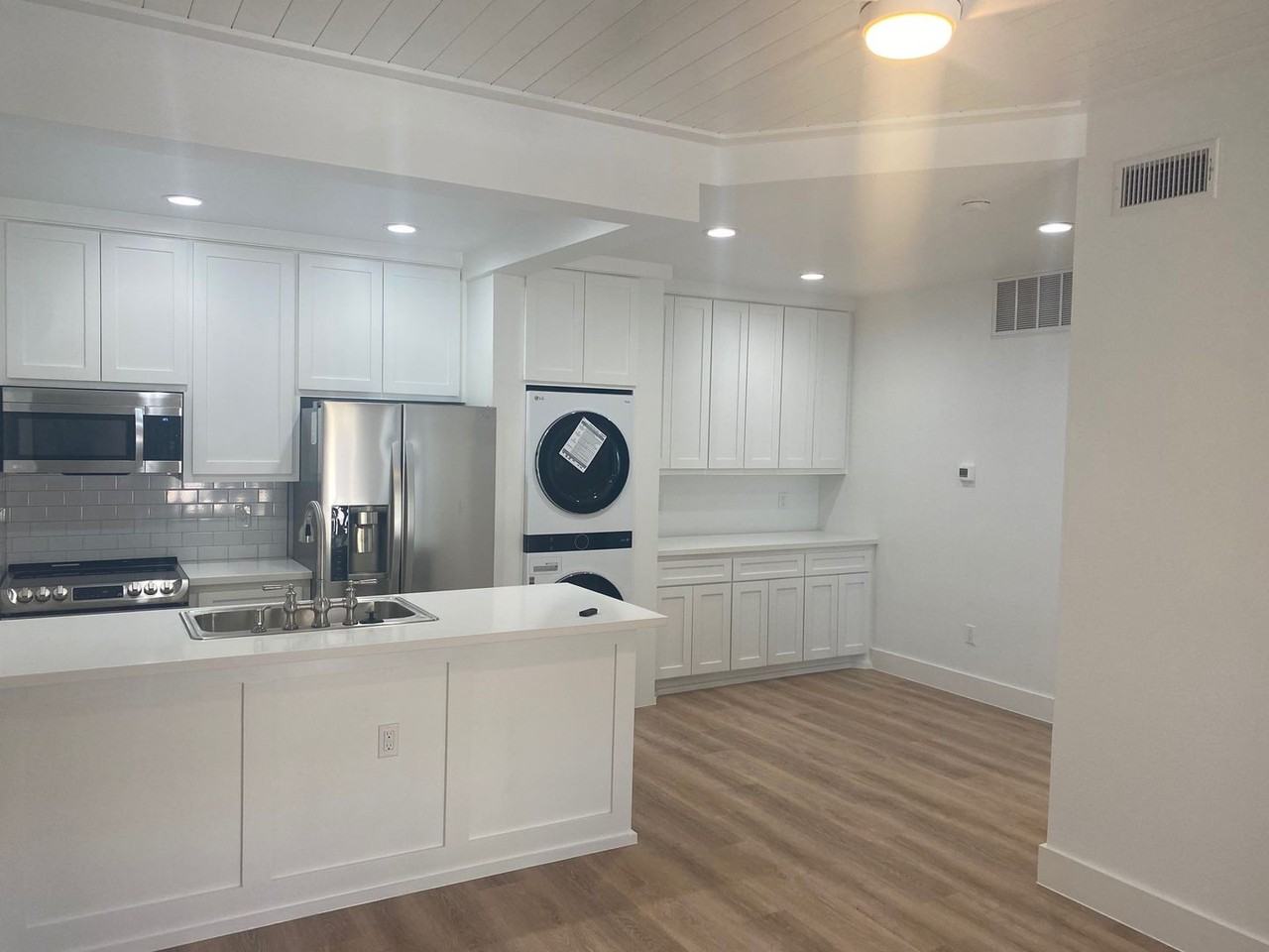 921 Marine Dr #121 - Photo 2 of 16