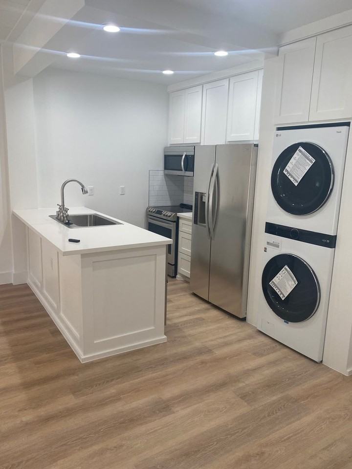 921 Marine Dr #121 - Photo 3 of 16