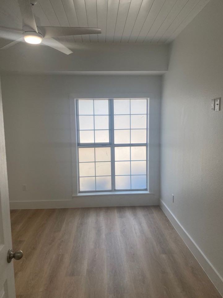 921 Marine Dr #121 - Photo 7 of 16