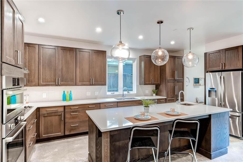 5605 William Holland Avenue - Photo 3 of 25