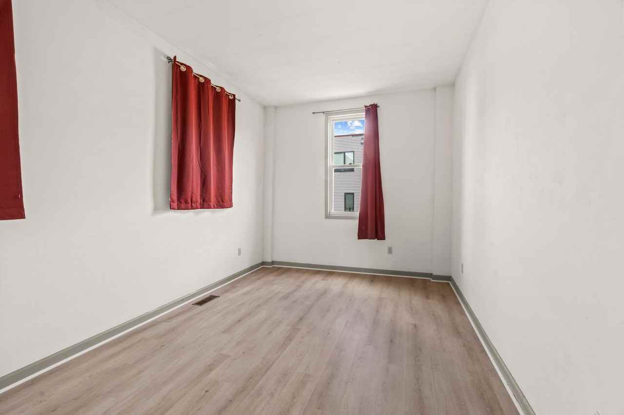 2144 N Carlisle St - Photo 4 of 48