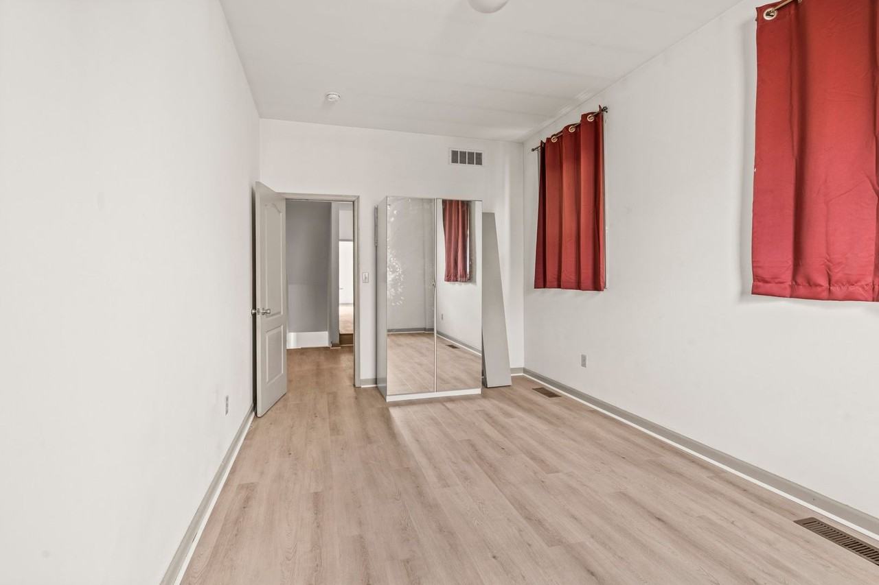 2144 N Carlisle St - Photo 5 of 48