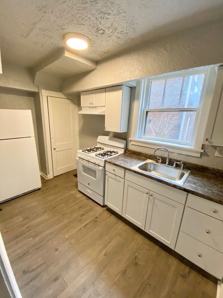 1601 Laketon Rd - Photo 2 of 13