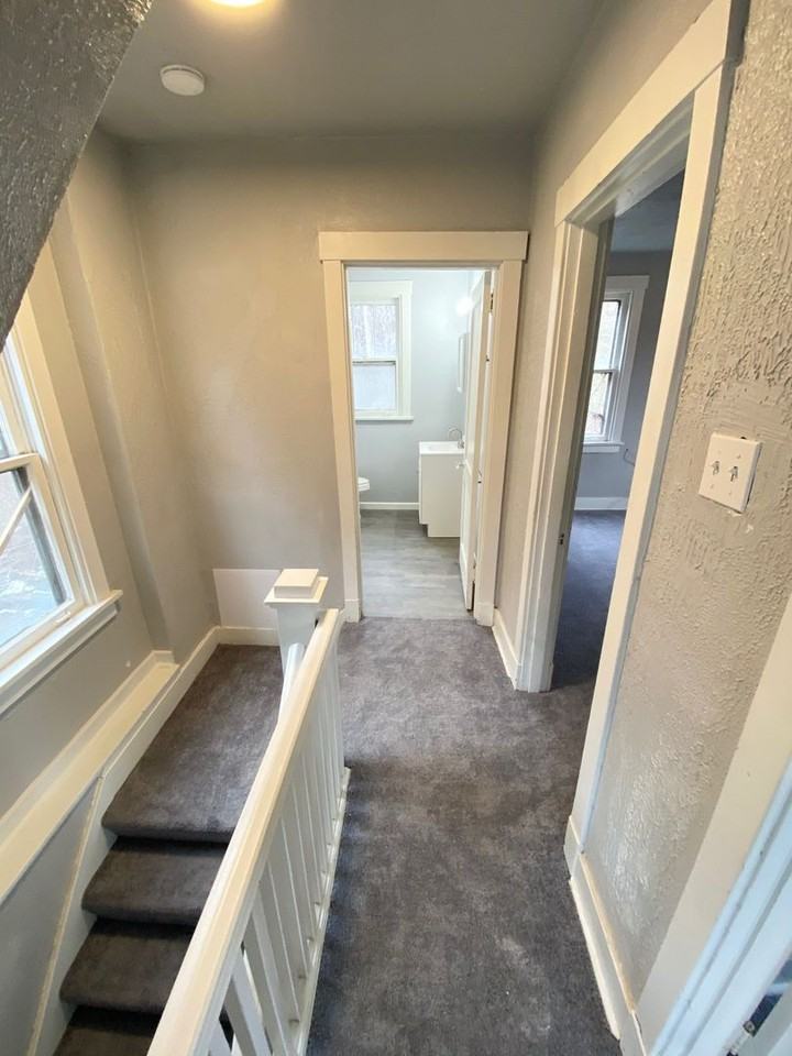 1601 Laketon Rd - Photo 3 of 13