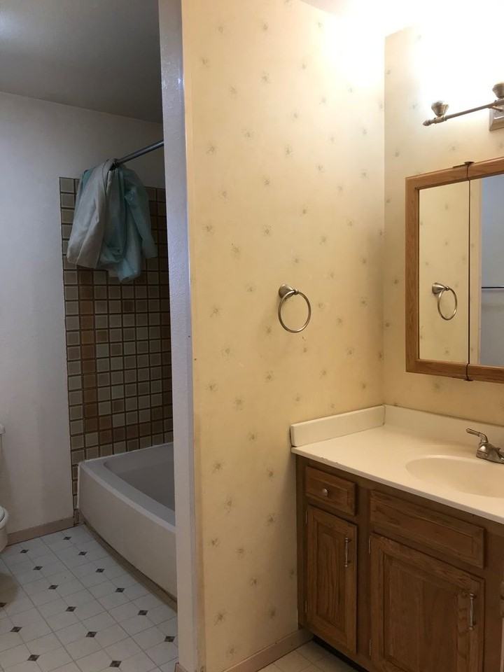 226 S 18th Ave - Photo 5 of 9