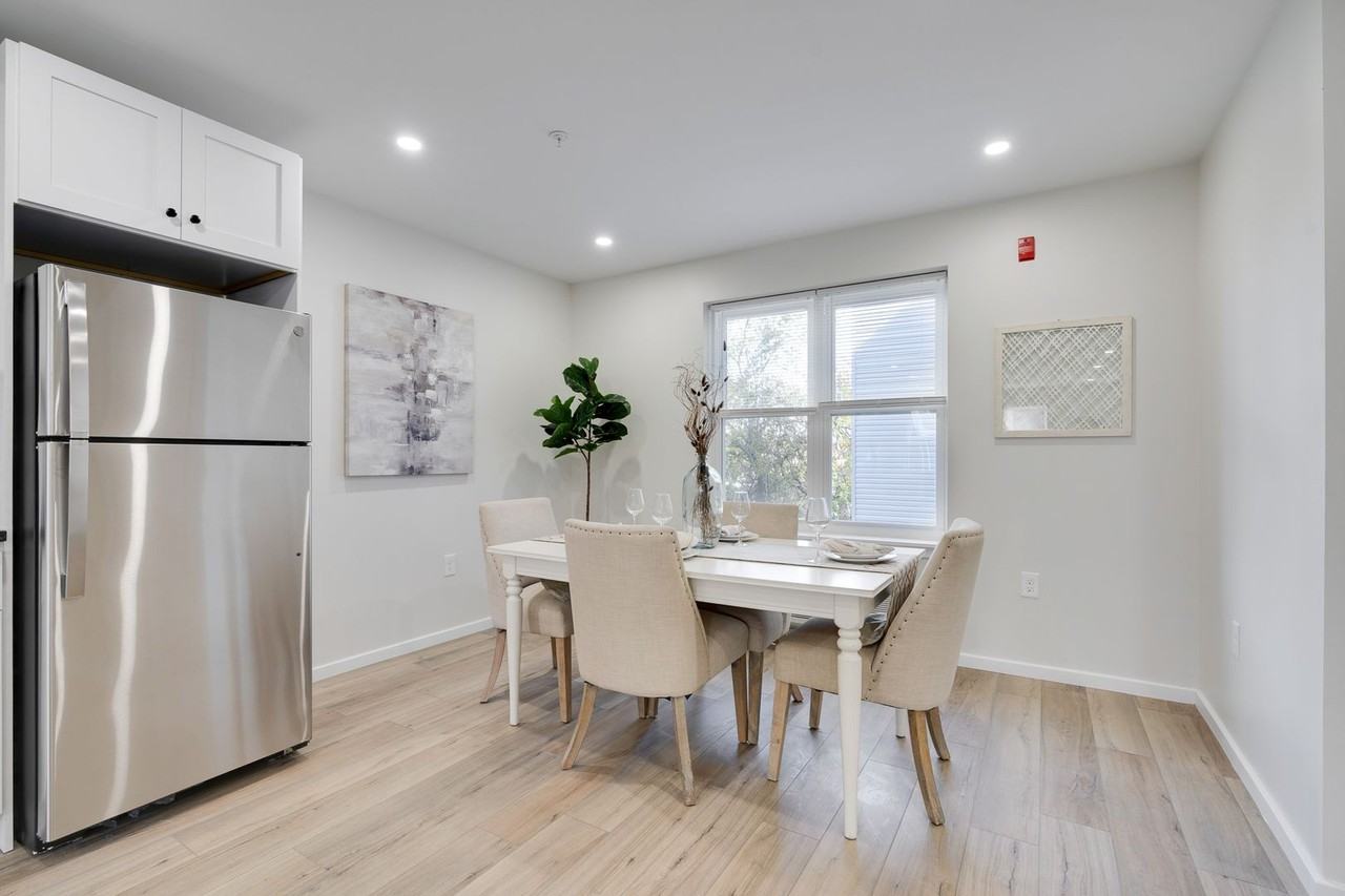 Pulaski Hill Apartments - Photo 2 of 19