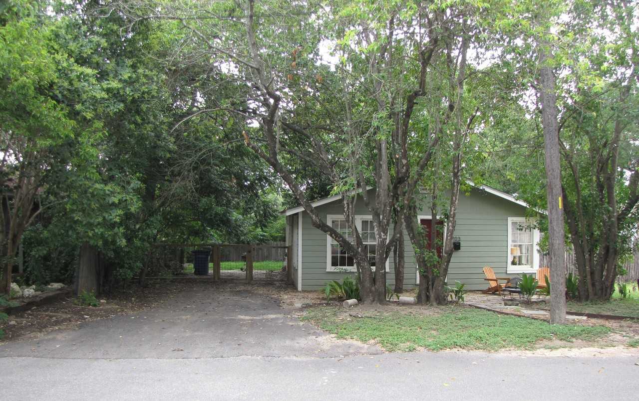 703 Upson St - Photo 2 of 17