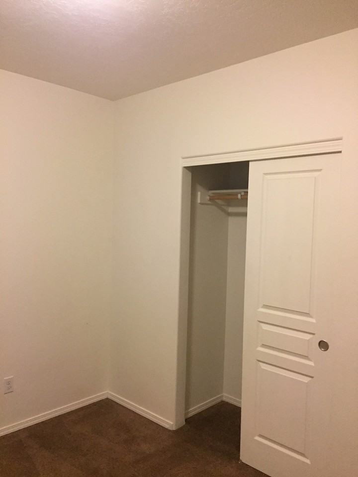 1153 Sw Carver St - Photo 3 of 15