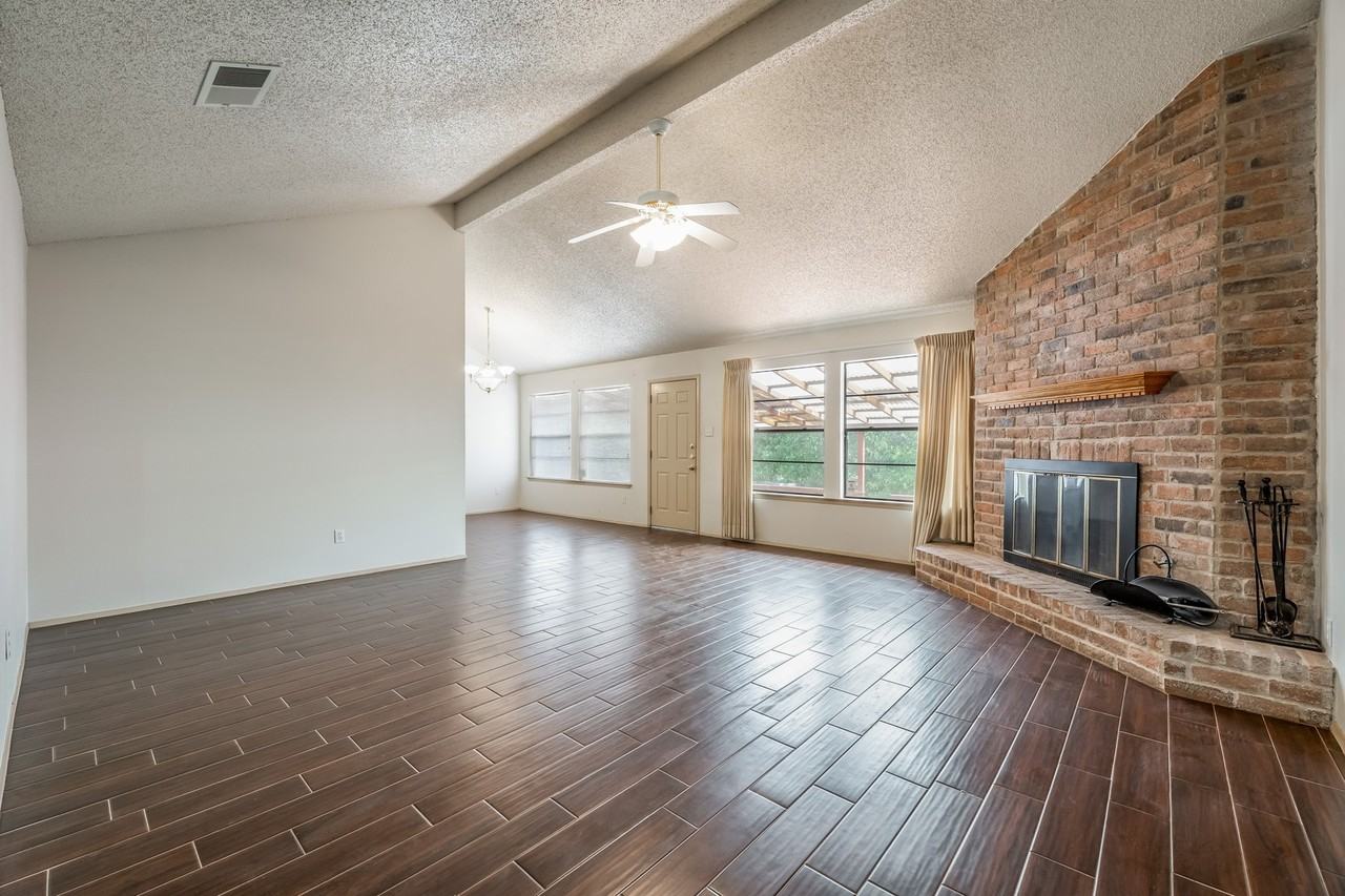 1006 Silbury Dr - Photo 3 of 19