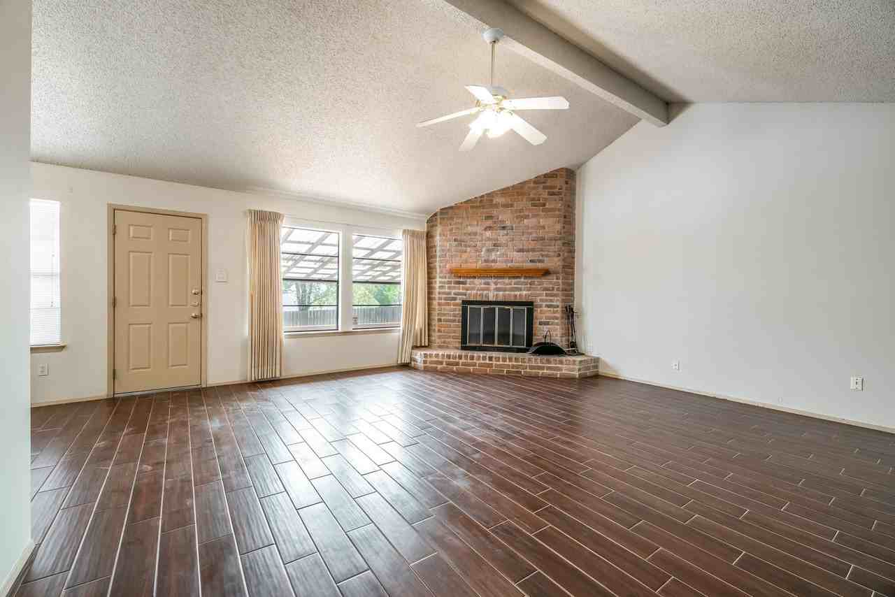 1006 Silbury Dr - Photo 6 of 19