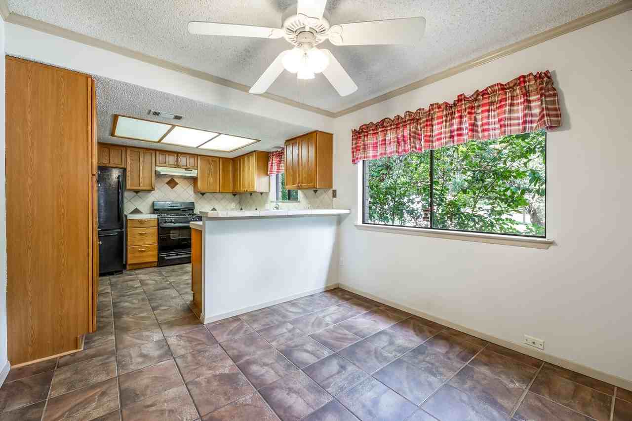 1006 Silbury Dr - Photo 7 of 19