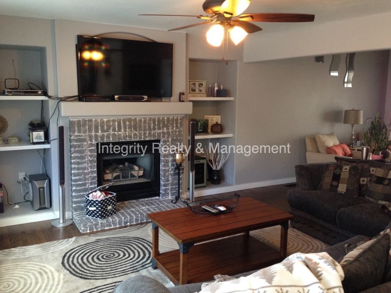 305 Dunhill St - Photo 2 of 28