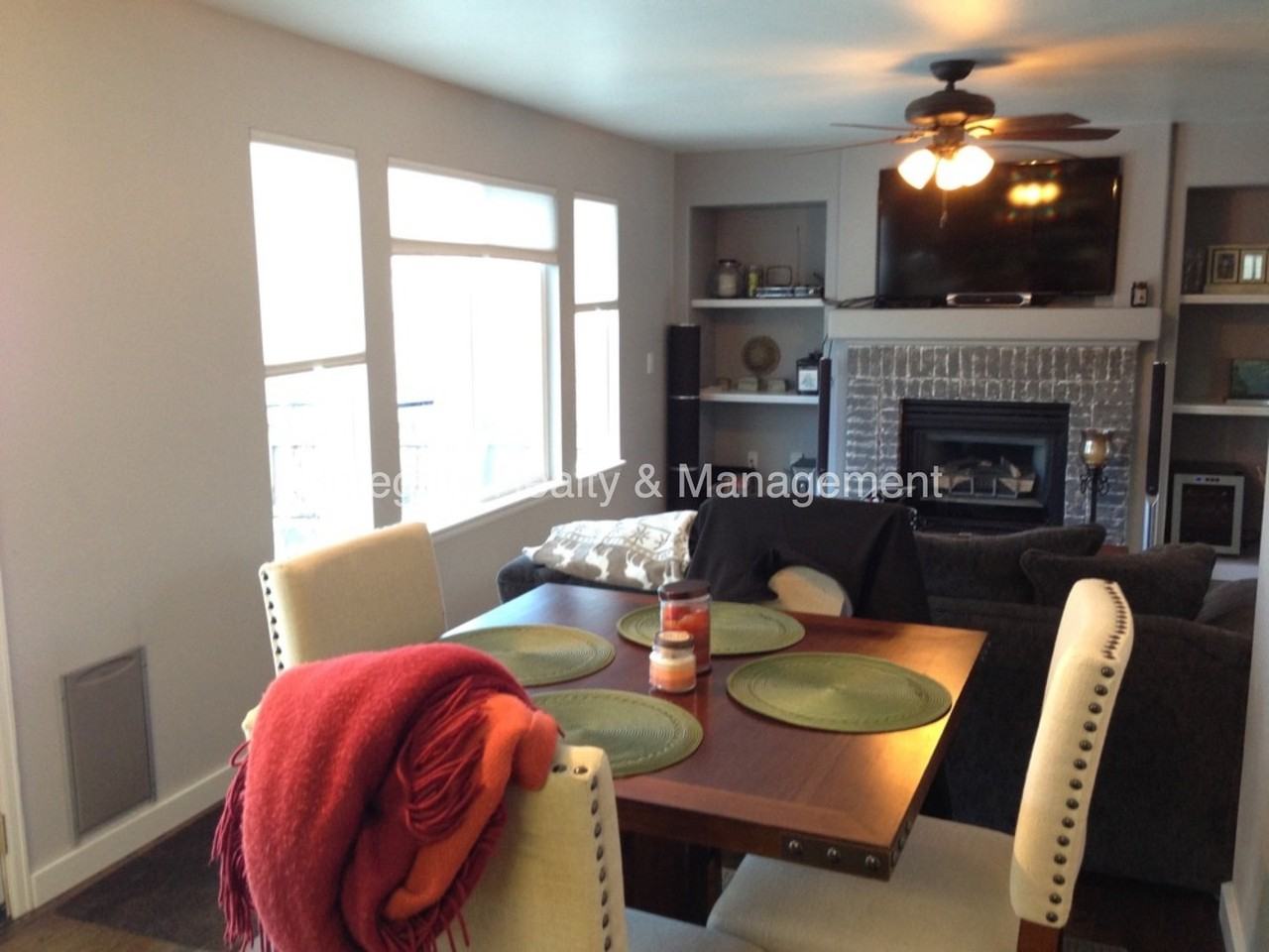 305 Dunhill St - Photo 5 of 28