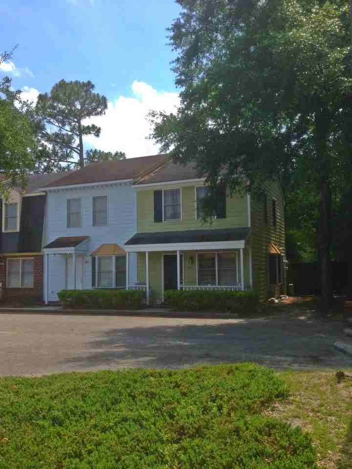 2228 Yaupon Dr