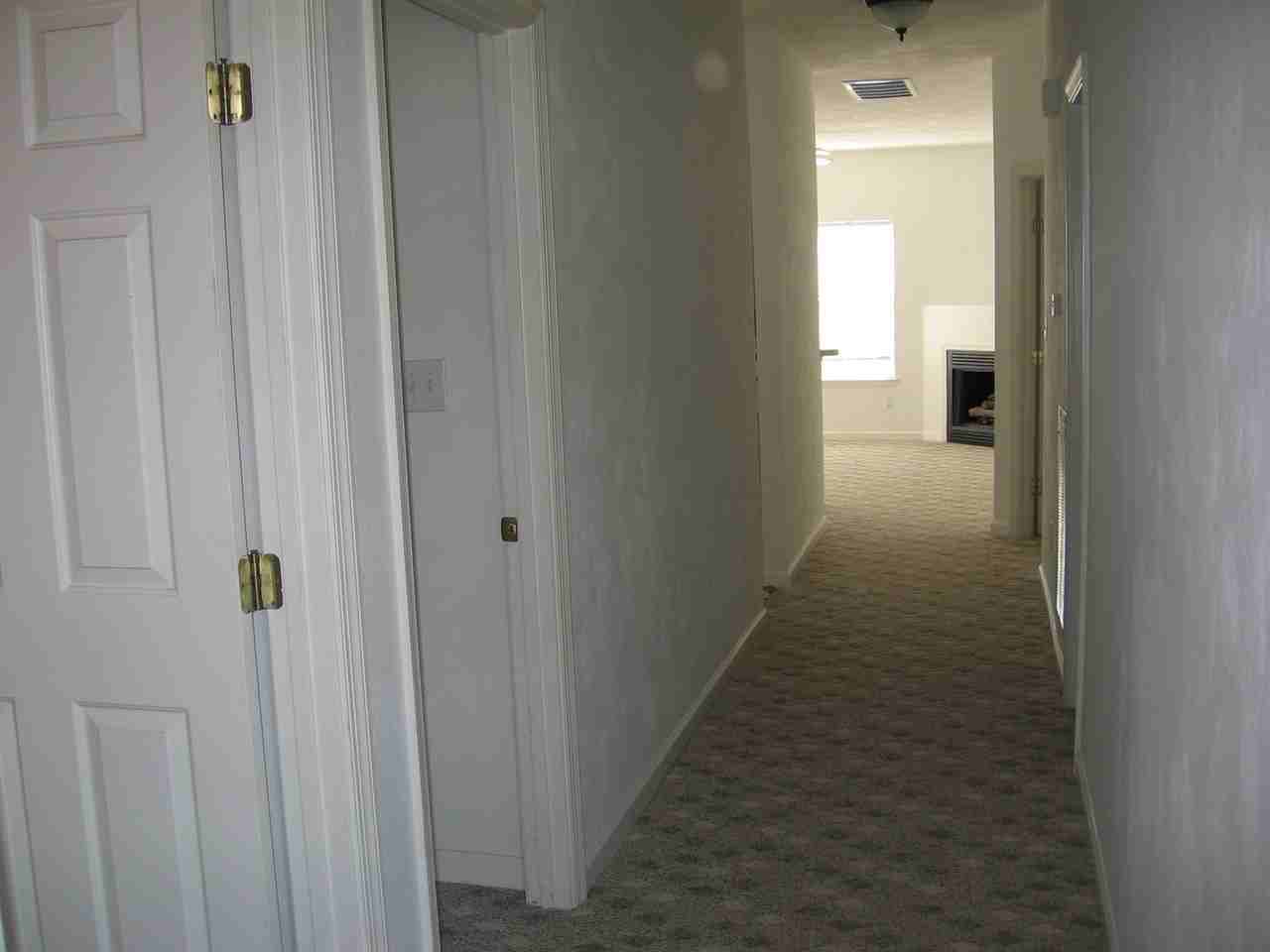 122 Croatan Ct - Photo 2 of 10