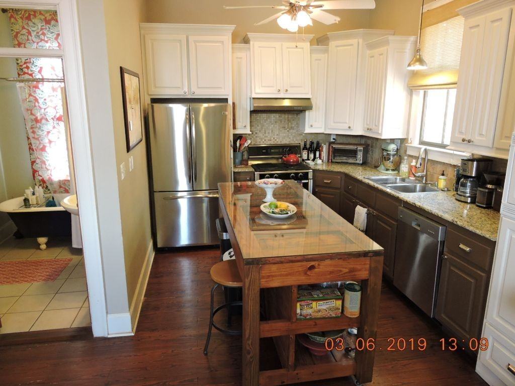 636 Napoleon St - Photo 4 of 10