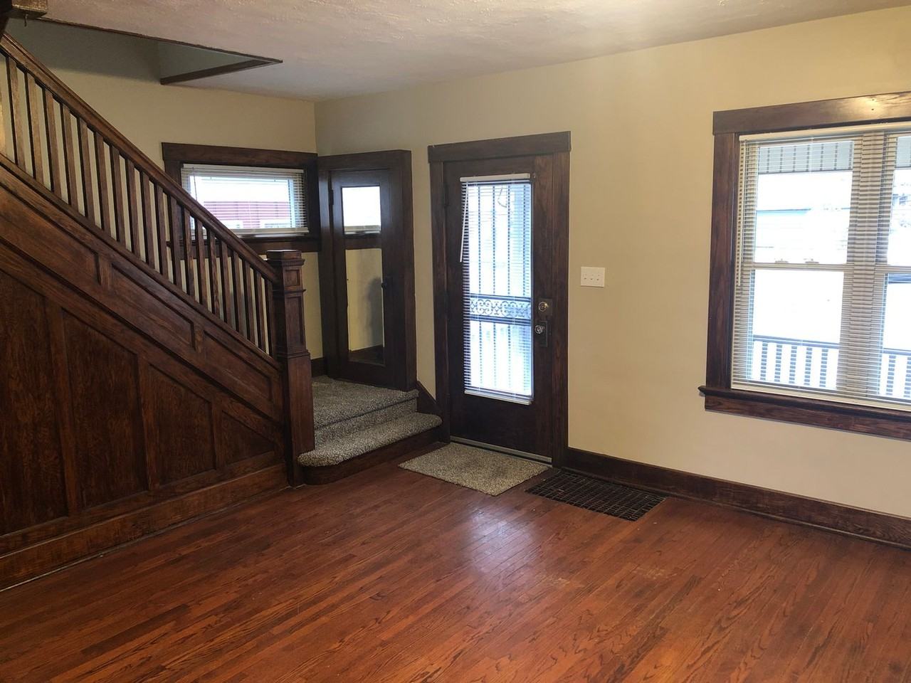 2029 Thompson Ave - Photo 3 of 18