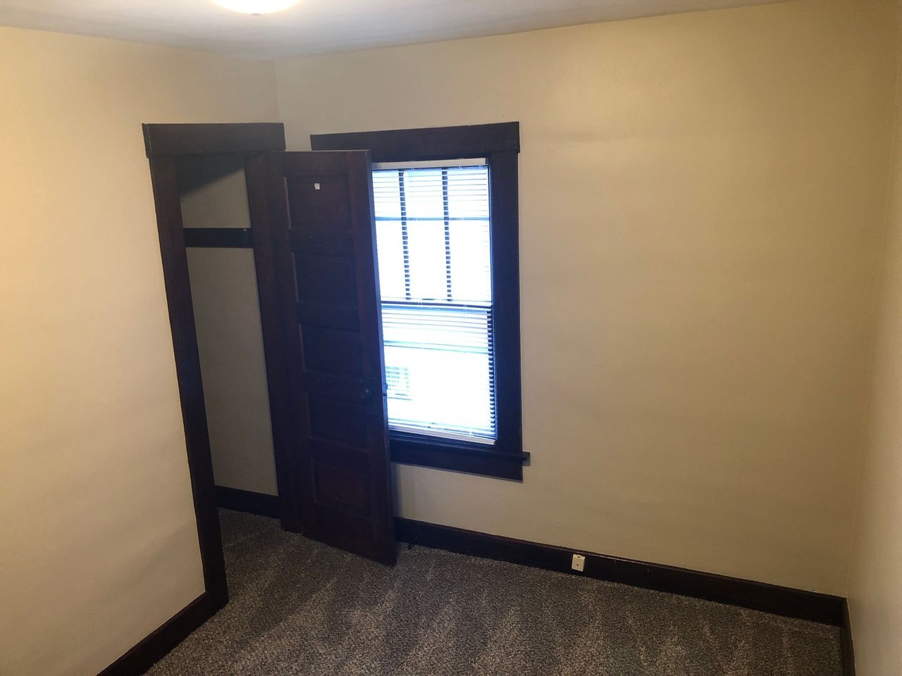 2029 Thompson Ave - Photo 7 of 18