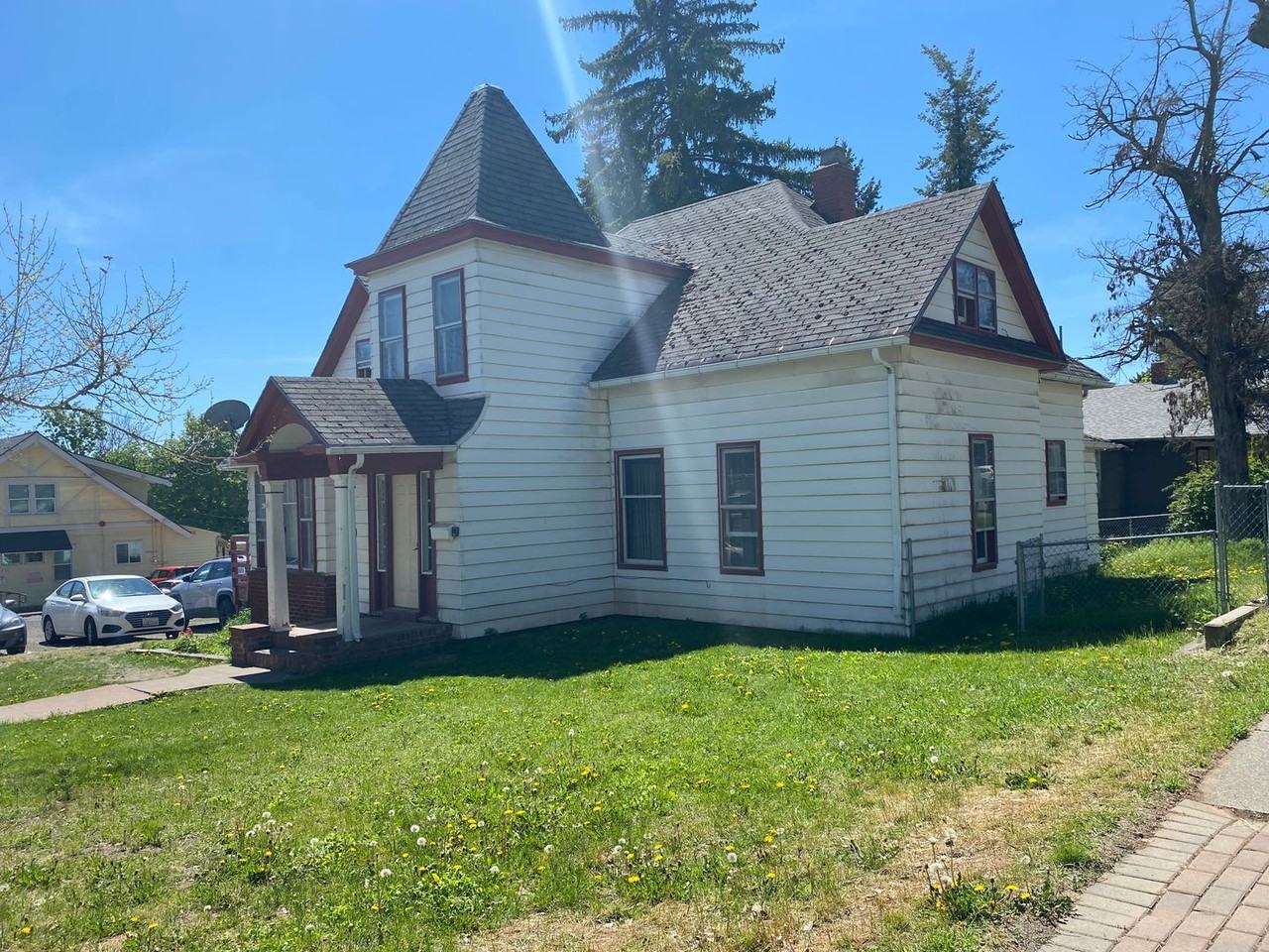 320 College Ave - Photo 2 of 4