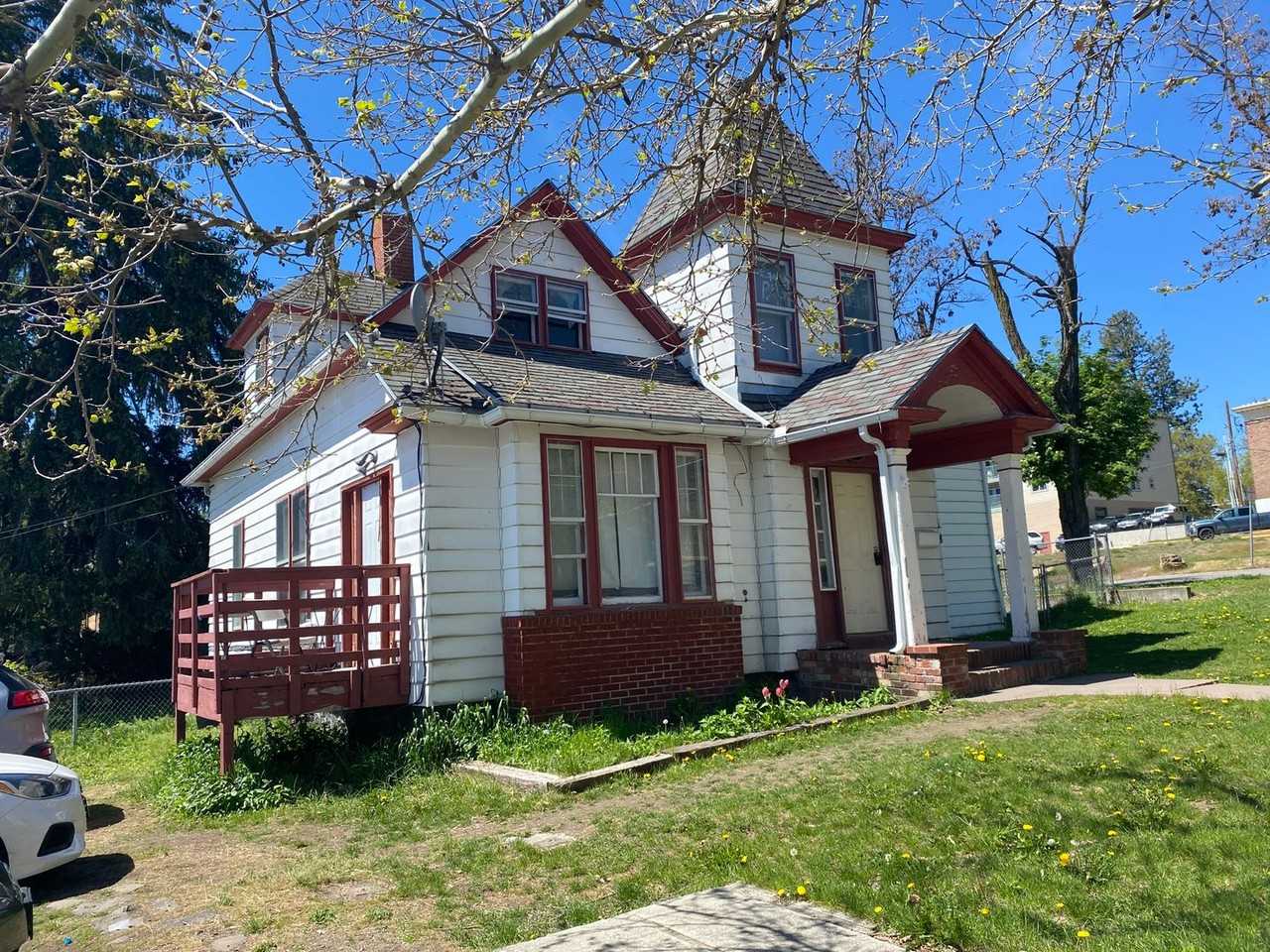 320 College Ave - Photo 3 of 4