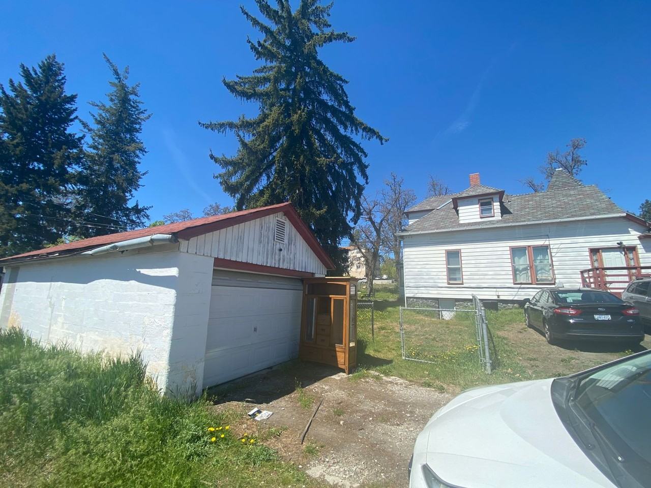 320 College Ave - Photo 4 of 4