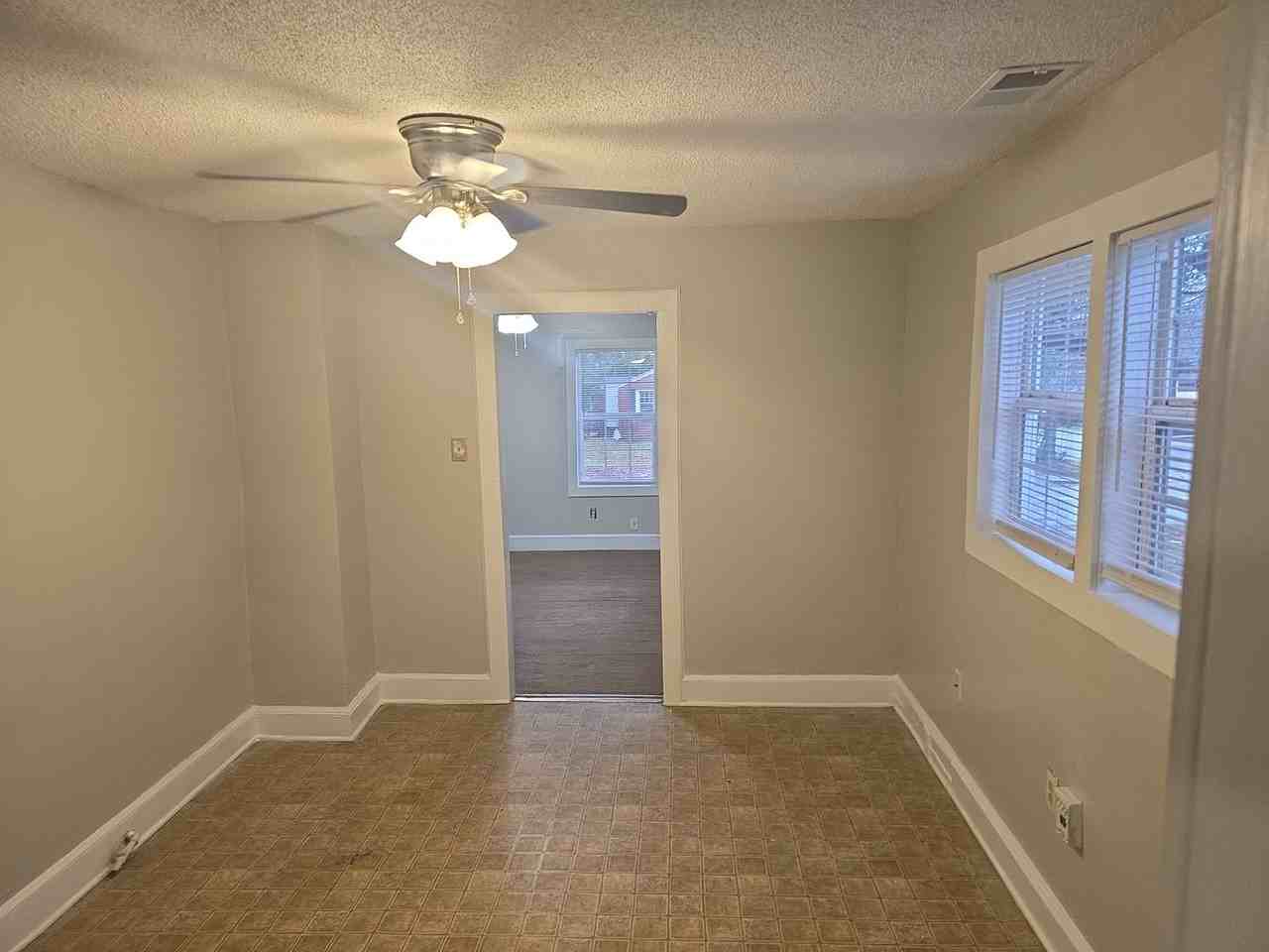 4111 Water St - Photo 5 of 16