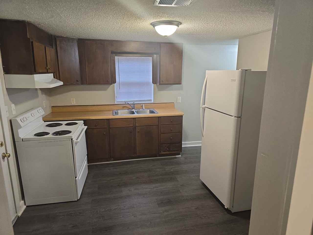 4111 Water St - Photo 6 of 16