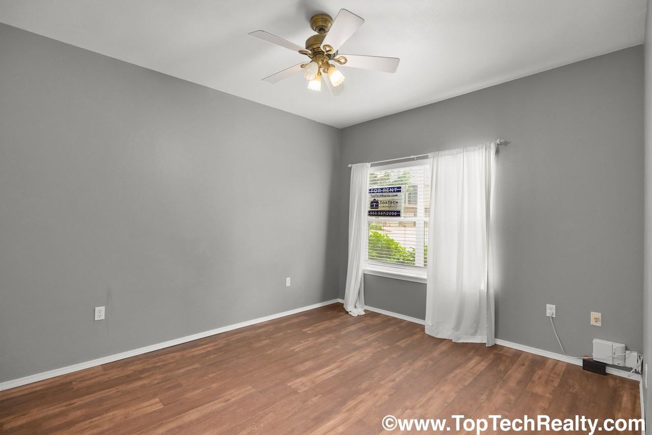 8165 Ne Wilkins St - Photo 3 of 26